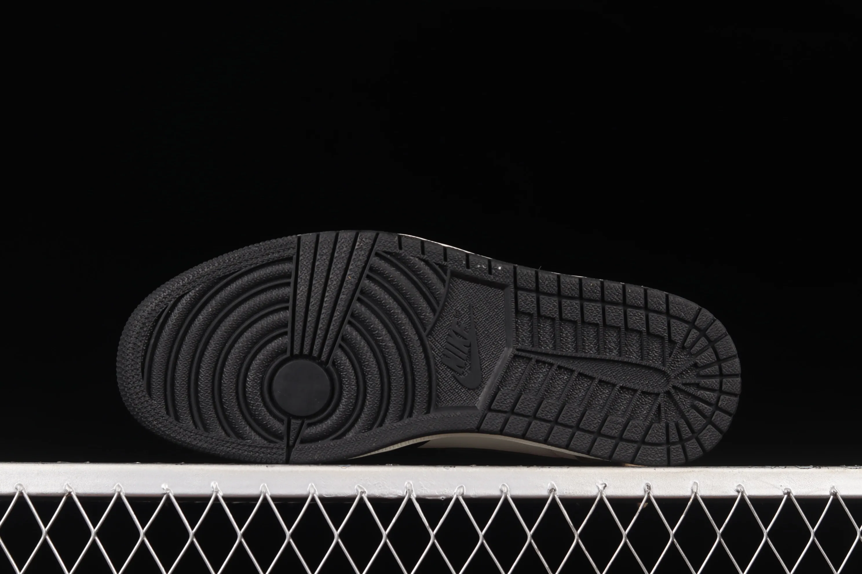 All categories Air Jordan Jordan series basketball shoes Air Jordan 1 High Foreign trade version Air Jordan 1 High OG "Dark Mocha" AJ1 Joe 1 small barb 555088-105